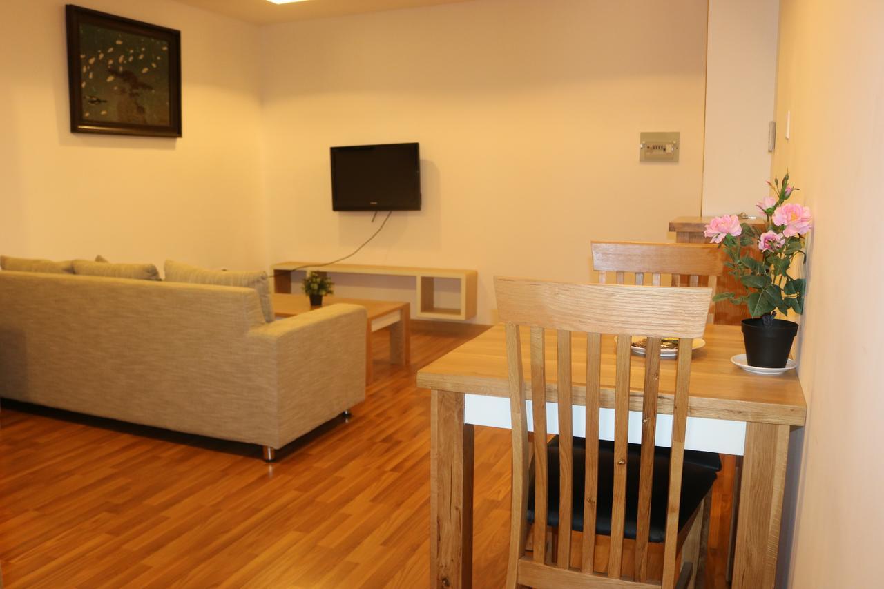 Merin City Suites Хошимин Екстериор снимка