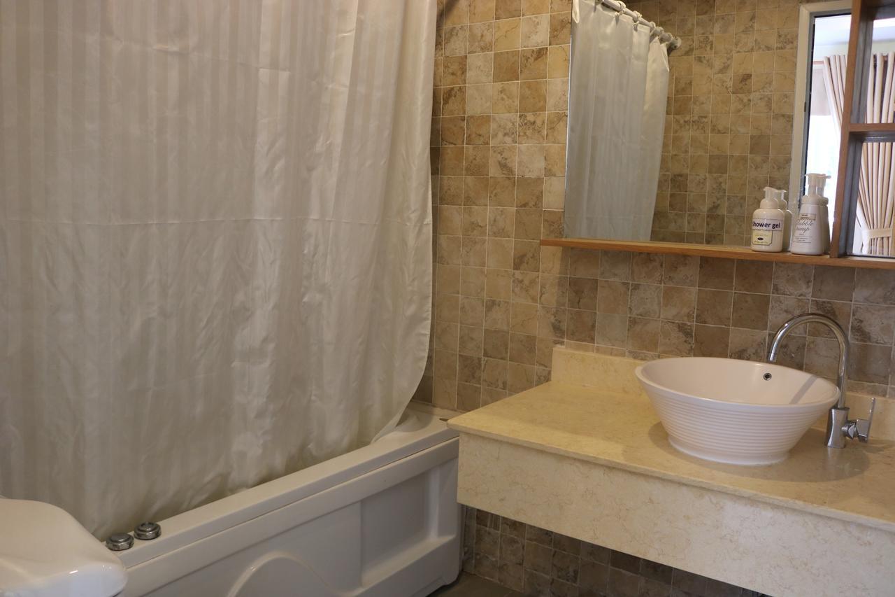 Merin City Suites Хошимин Екстериор снимка