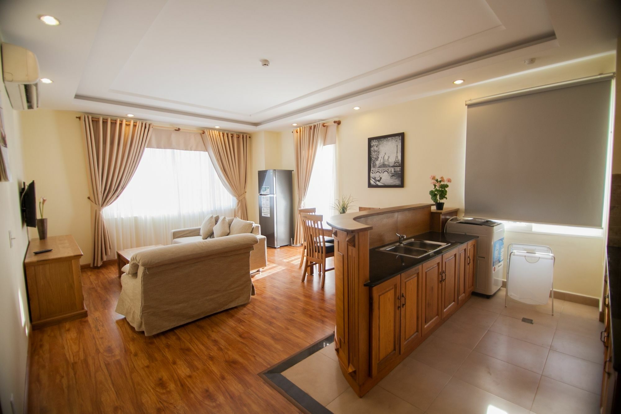 Merin City Suites Хошимин Екстериор снимка